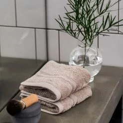 Mille Notti Fontana Handduk EKO Ljusbrun -Plädar & prydnadskuddar affär 10448677r 3