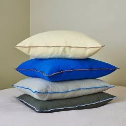 Hay Outline Cushion -Plädar & prydnadskuddar affär 10689835r 12