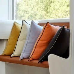Hay Outline Cushion -Plädar & prydnadskuddar affär 10689835r 8