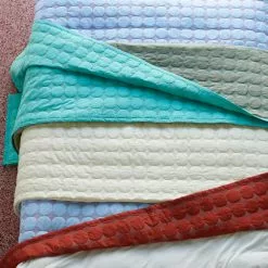 Hay Mega Dot Light Blue -Plädar & prydnadskuddar affär 10712028r 4