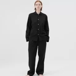 Tekla Poplin Pyjamas Shirt All Black -Plädar & prydnadskuddar affär 10715448r 3