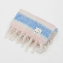 Tekla Le Corbusier Blanket - Outremer Gris/Blue Outremer/Rose Vif -Plädar & prydnadskuddar affär 10722069 9